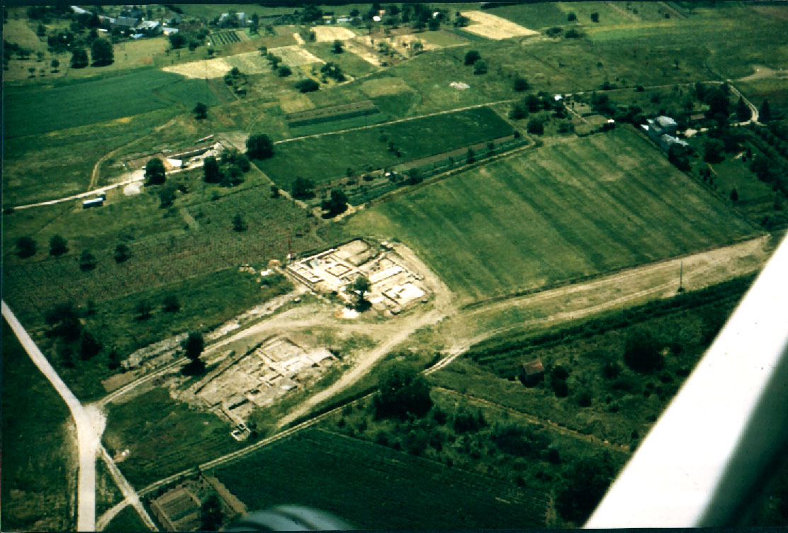 Le plateau des Mersans au dbut des annes 70, temples et fontaine